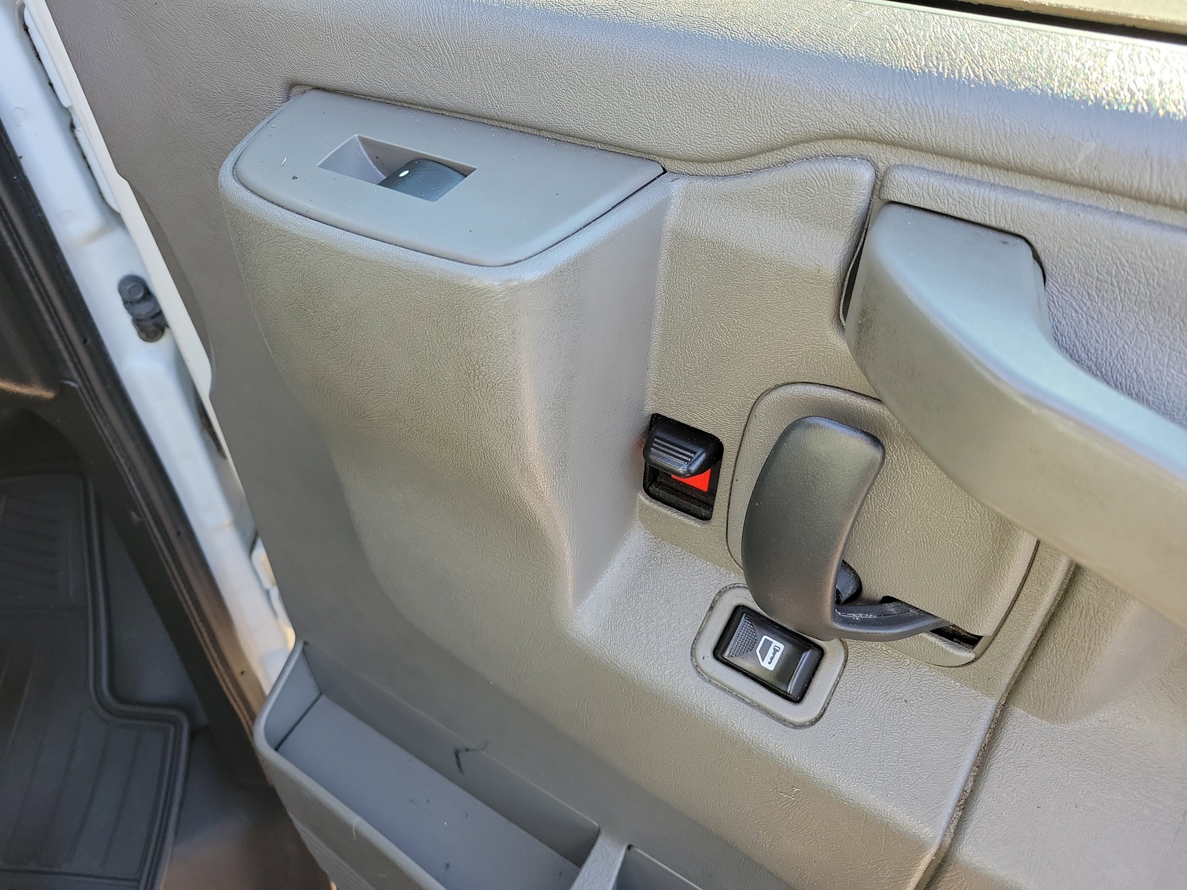 Used 2020 GMC Savana 2500 w/ Driver Convenience Package image 10