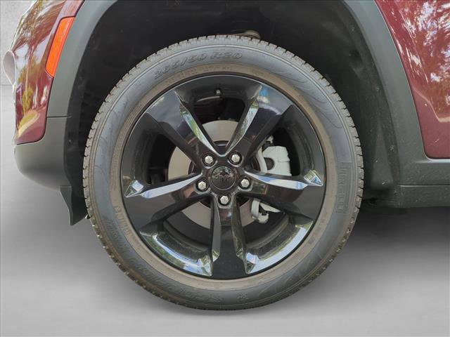 Used 2025 Jeep Grand Cherokee Limited w/ Black Appearance Package image 13