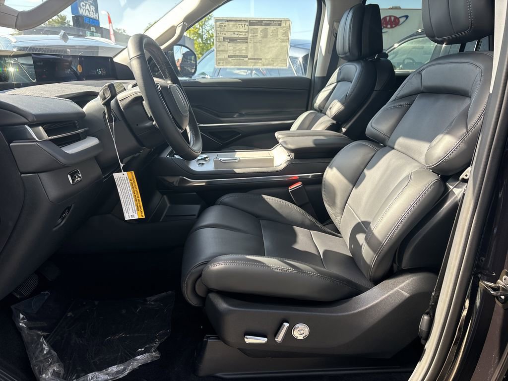 New 2025 Lincoln Navigator L Reserve image 5
