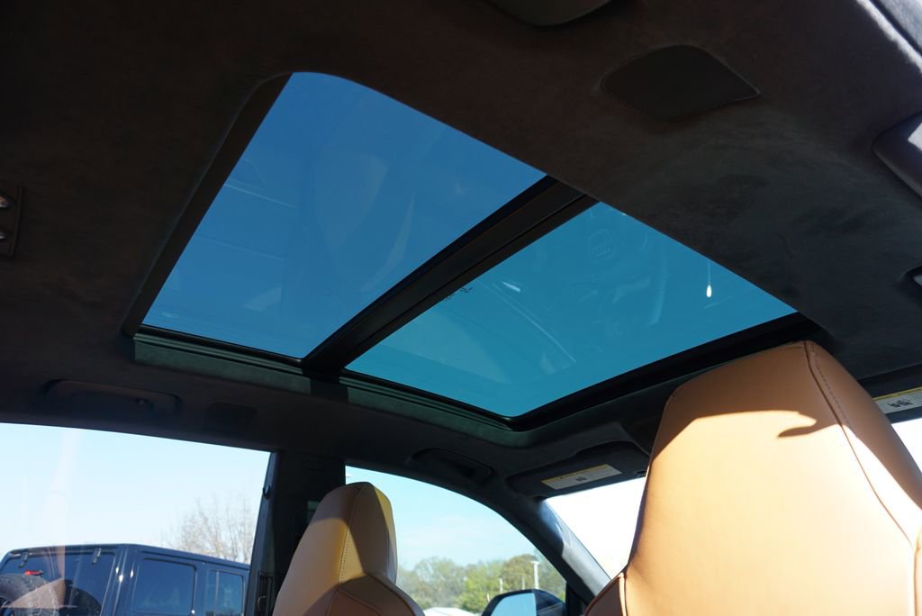 Used 2025 Audi RS Q8 performance image 44