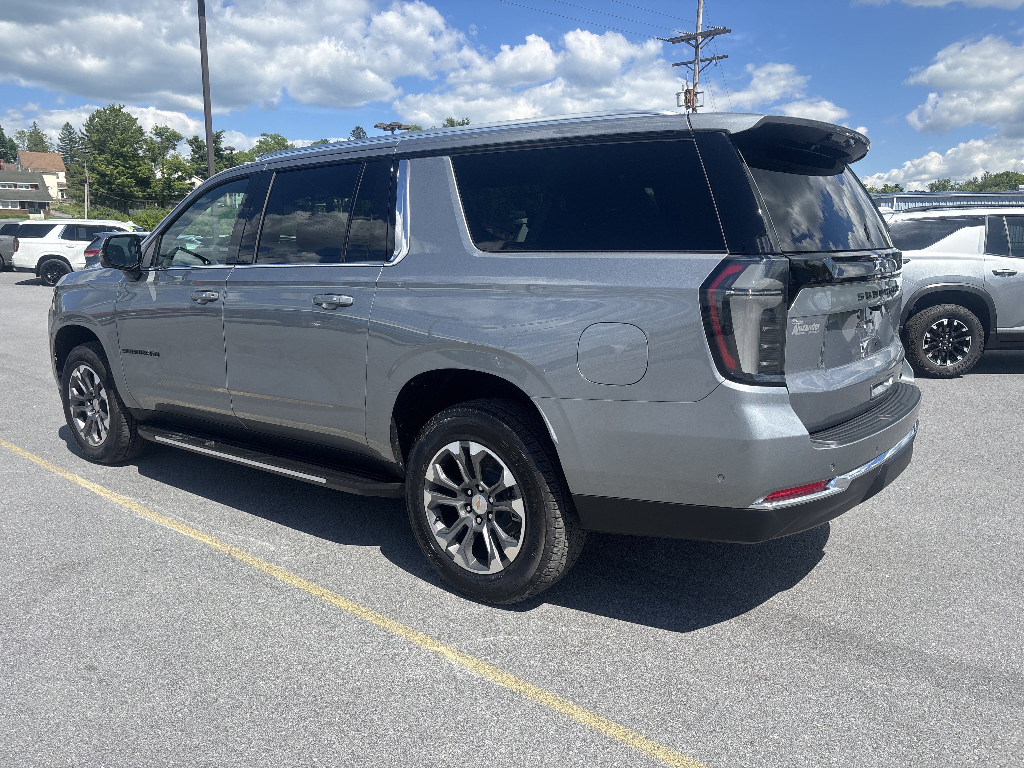 New 2026 Chevrolet Suburban LT w/ Comfort Package AWD/4WD image 6