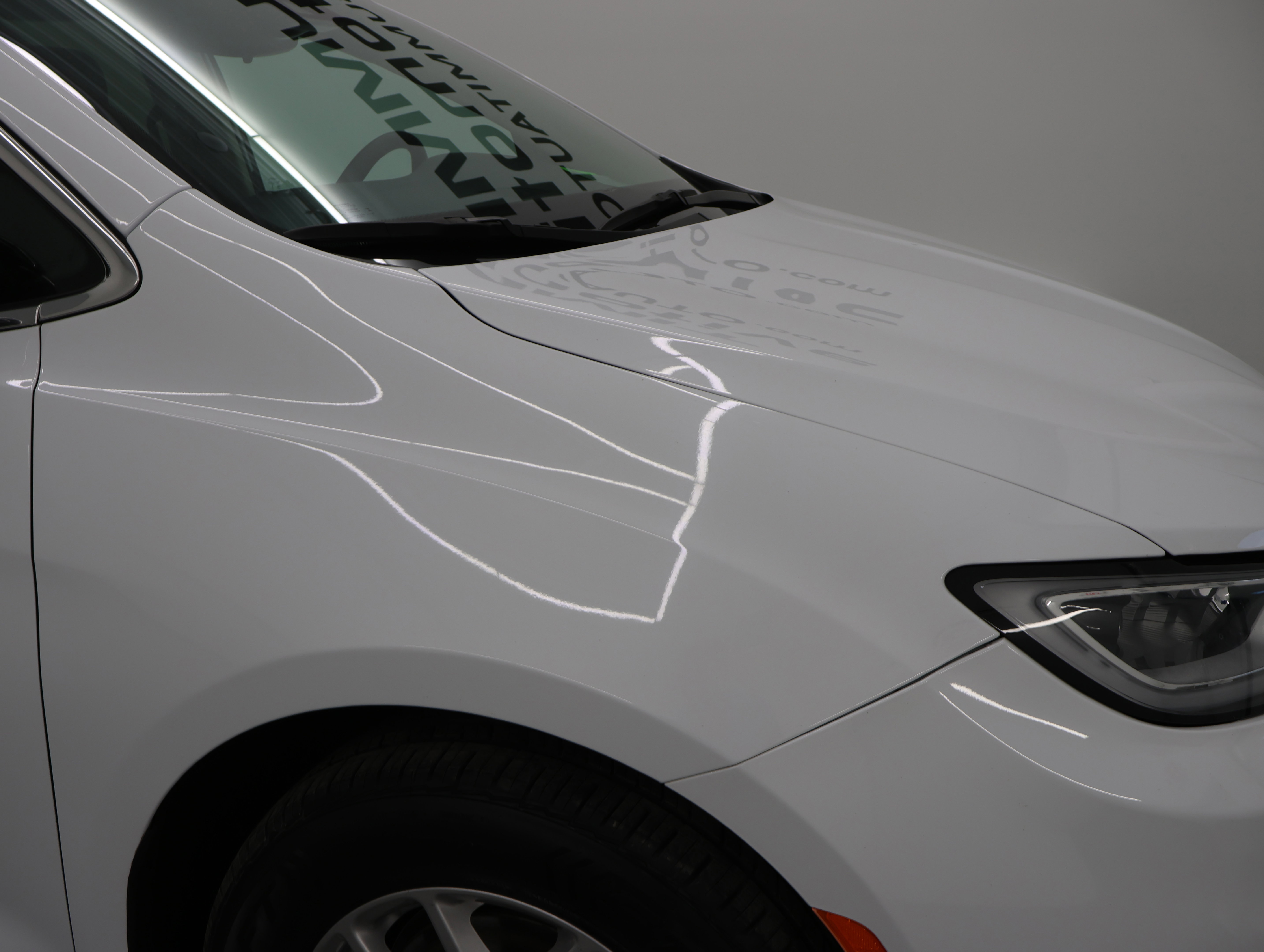 Used 2024 Chrysler Pacifica Touring-L FWD image 23