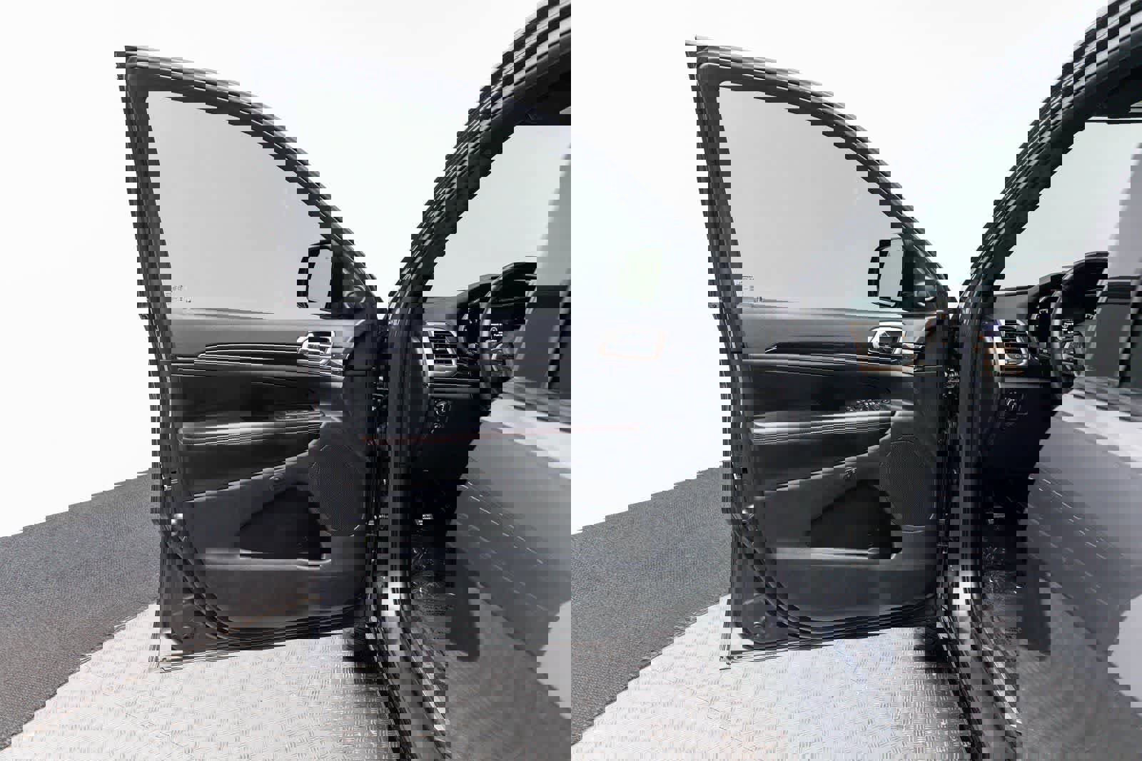 Used 2016 Jeep Grand Cherokee Limited 75th Anniversary image 23