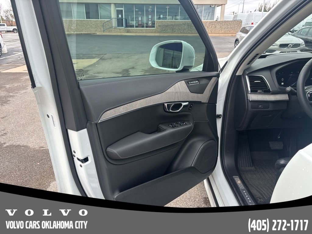 Certified 2025 Volvo XC90 B6 Ultra w/ Lounge Package image 15