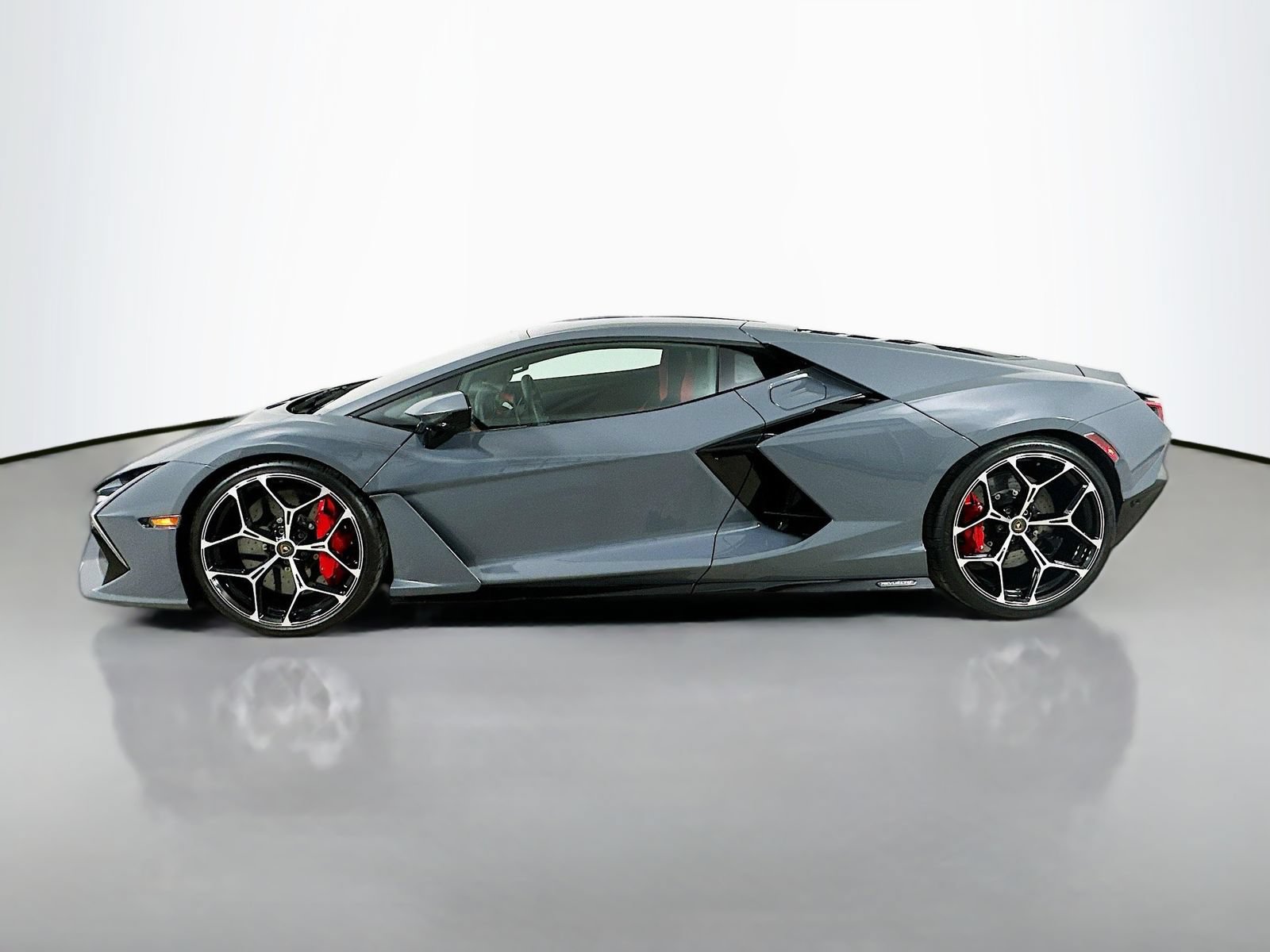 Used 2024 Lamborghini Revuelto AWD/4WD image 8