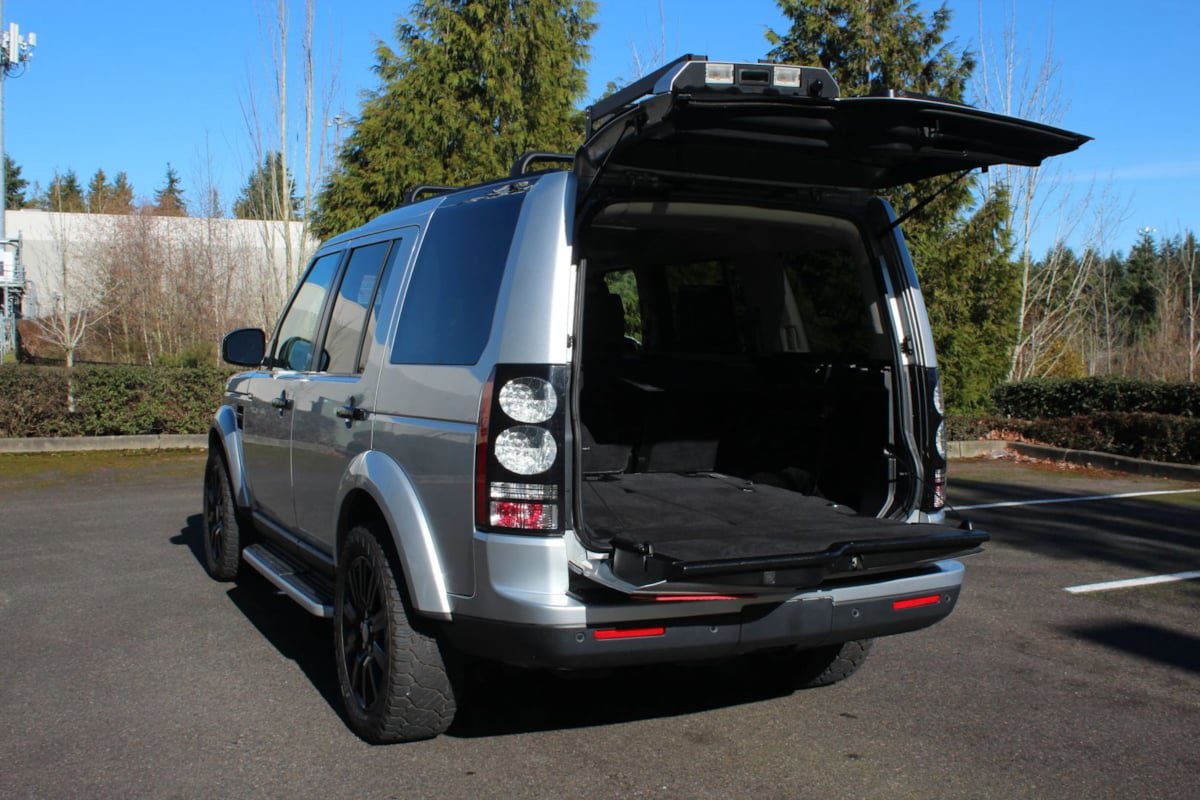 Used 2015 Land Rover LR4 image 9