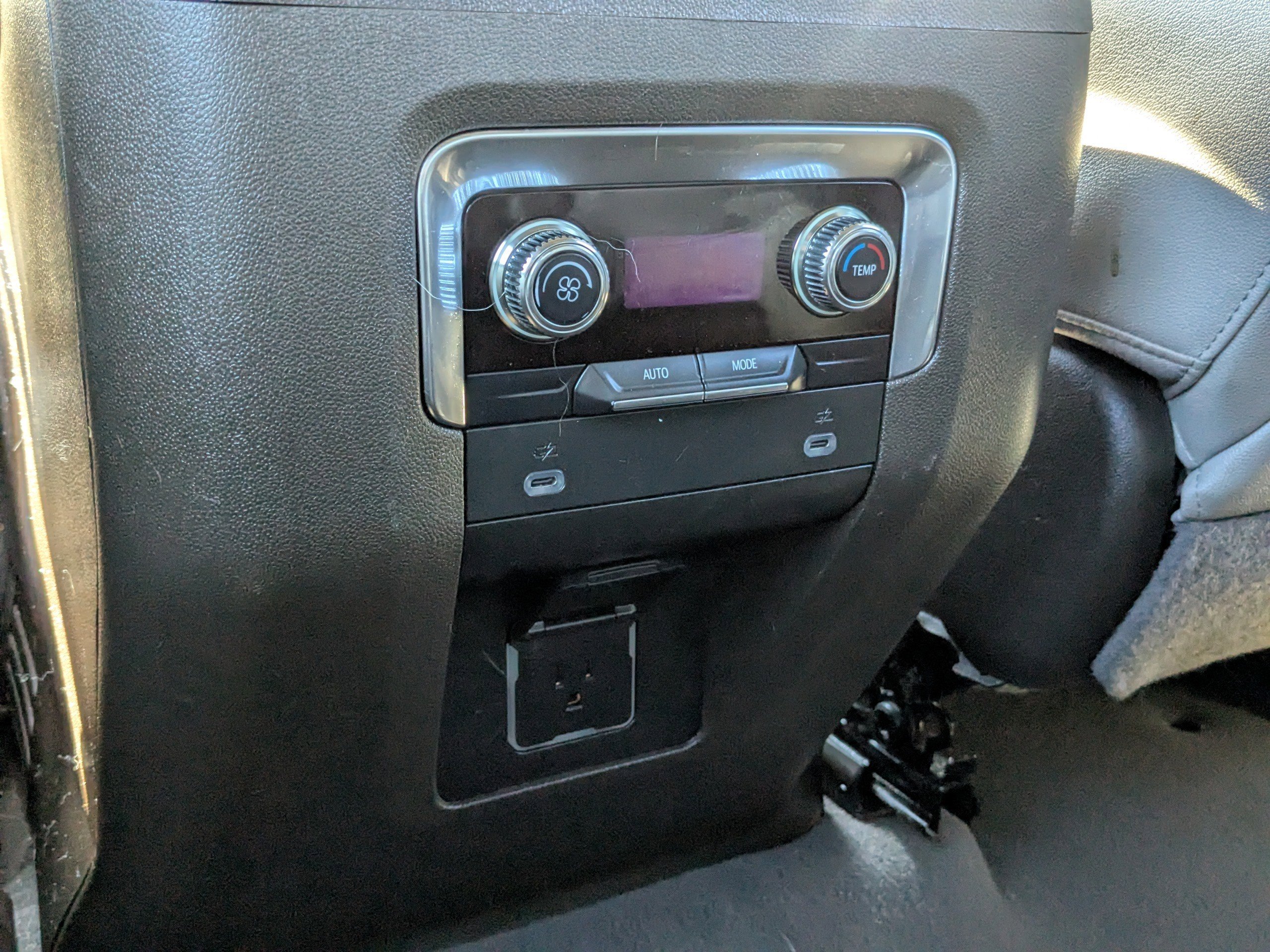 Used 2023 GMC Yukon SLT w/ Max Trailering Package image 16