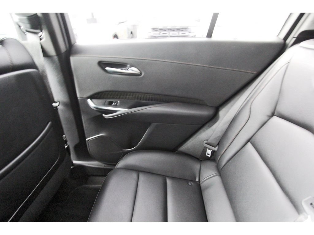 Used 2023 Cadillac XT4 Sport w/ Technology Package FWD image 12