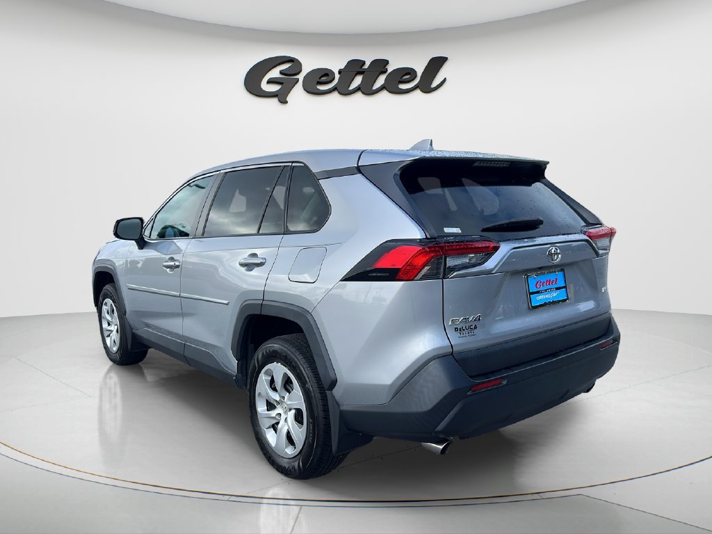 Used 2023 Toyota RAV4 LE FWD image 7