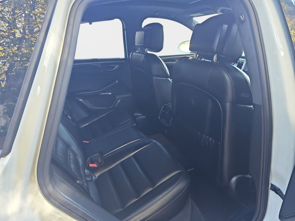 Used 2017 Porsche Macan Turbo AWD/4WD image 14