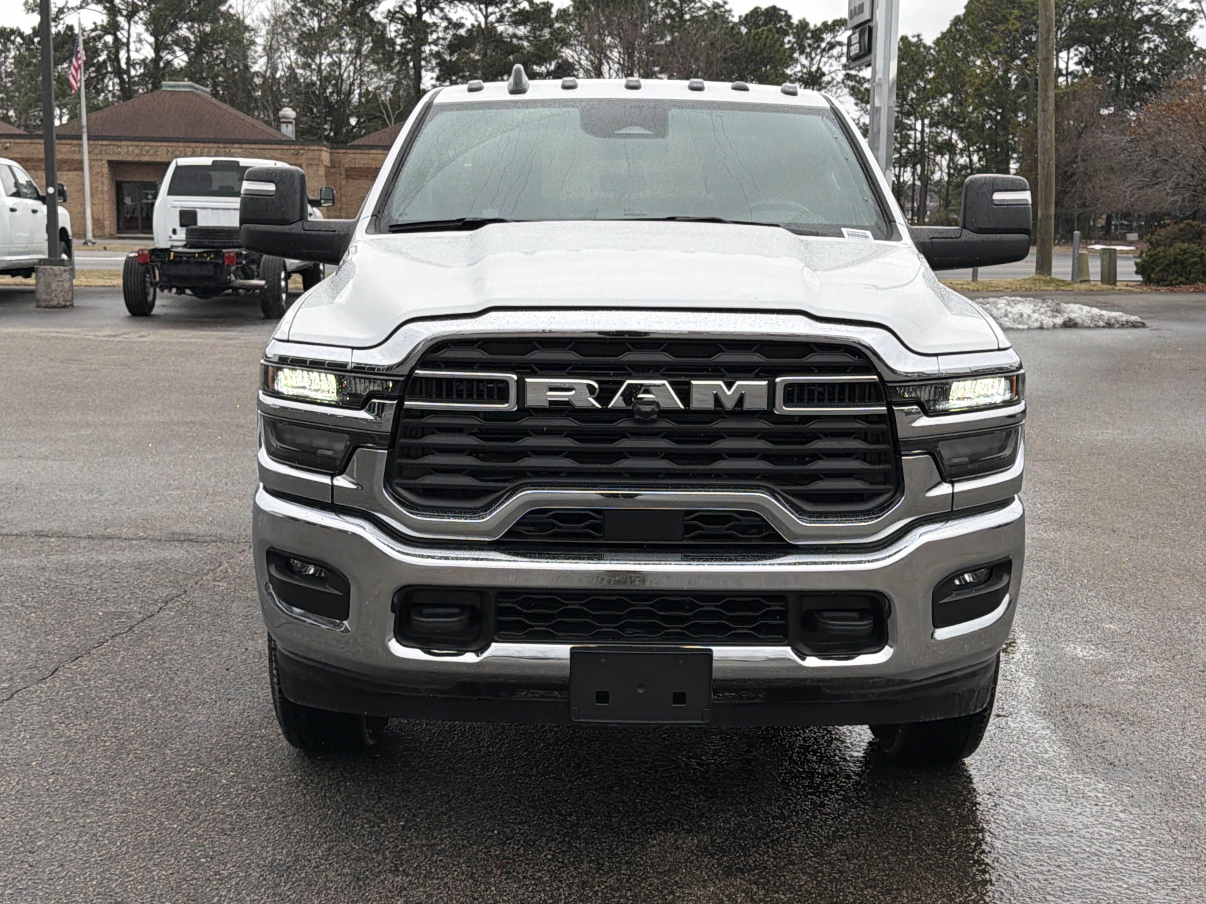 Used 2025 RAM 3500 Big Horn AWD/4WD image 3