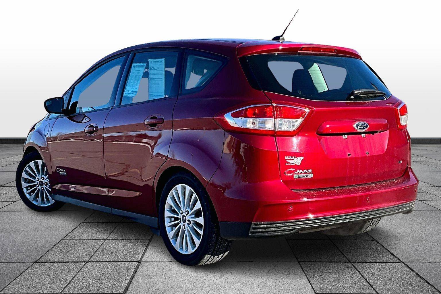 Used 2017 Ford C-MAX Energi SE w/ Equipment Group 401A image 2