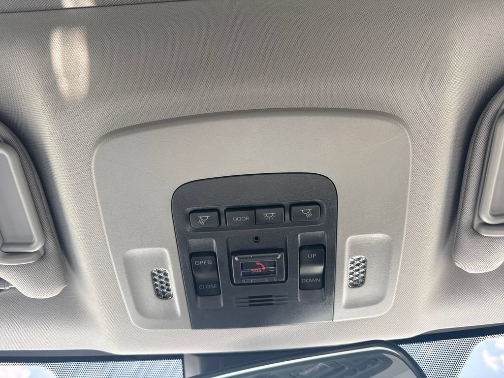 Used 2024 Toyota Camry SE FWD image 28