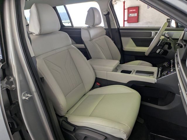 Used 2025 Hyundai Santa Fe SEL AWD/4WD image 28