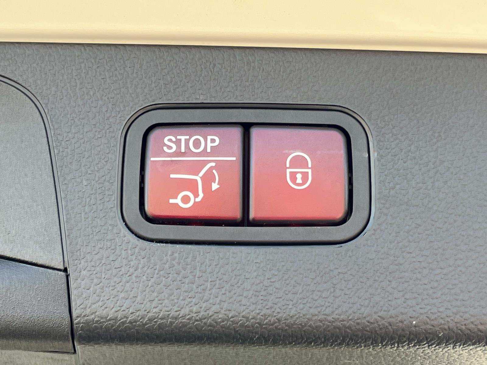 Certified 2022 Mercedes-Benz GLC 300 image 13