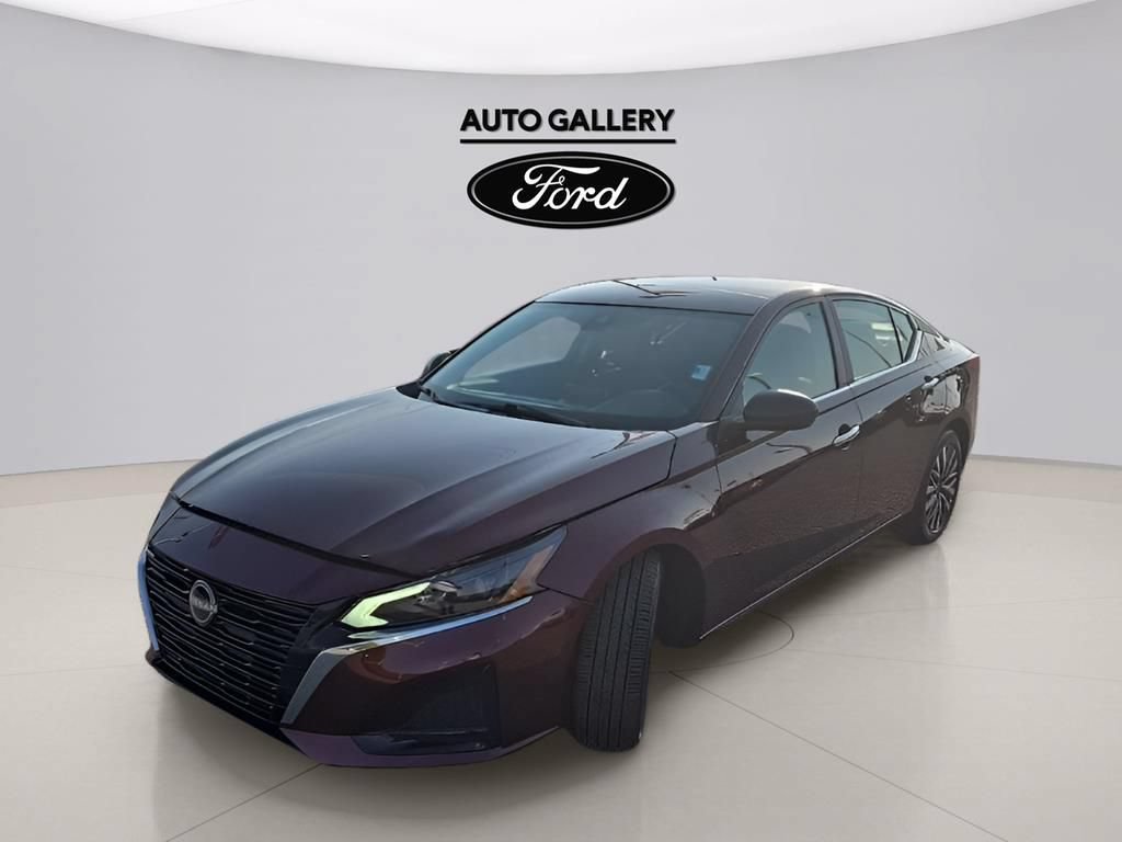 Used 2025 Nissan Altima 2.5 SV FWD image 1