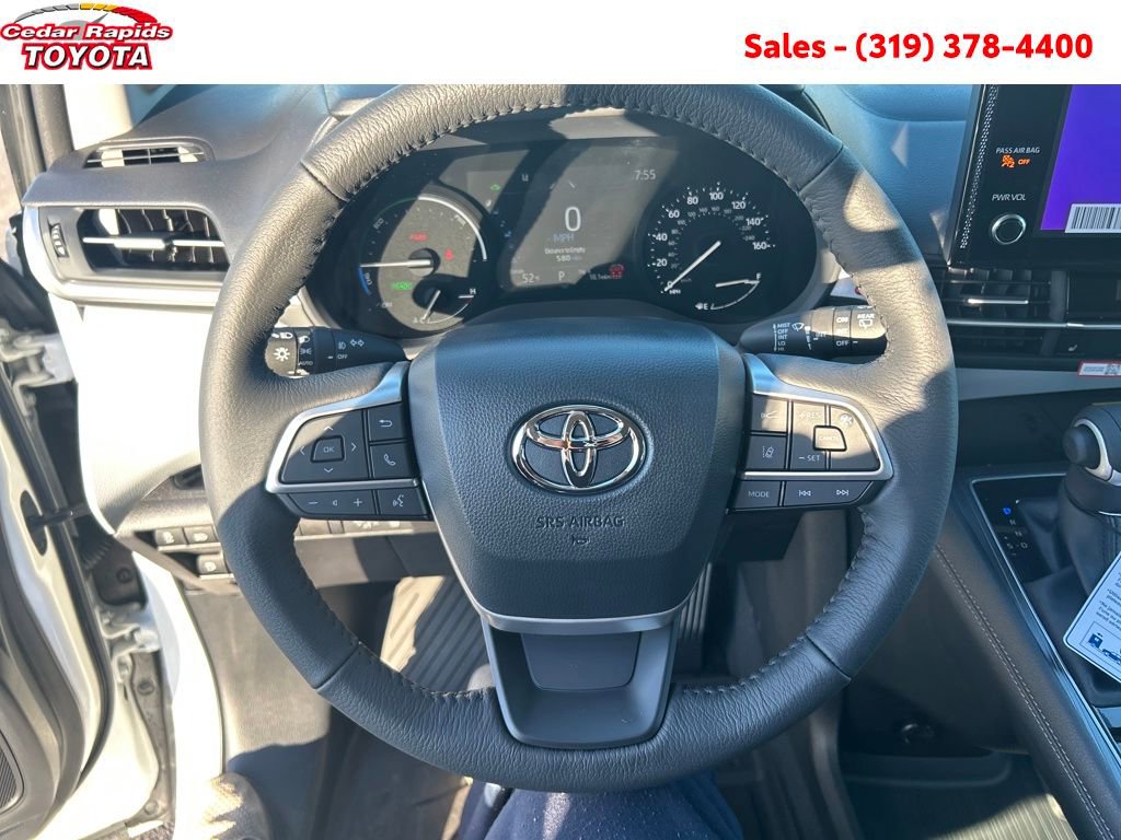 New 2026 Toyota Sienna XLE image 12