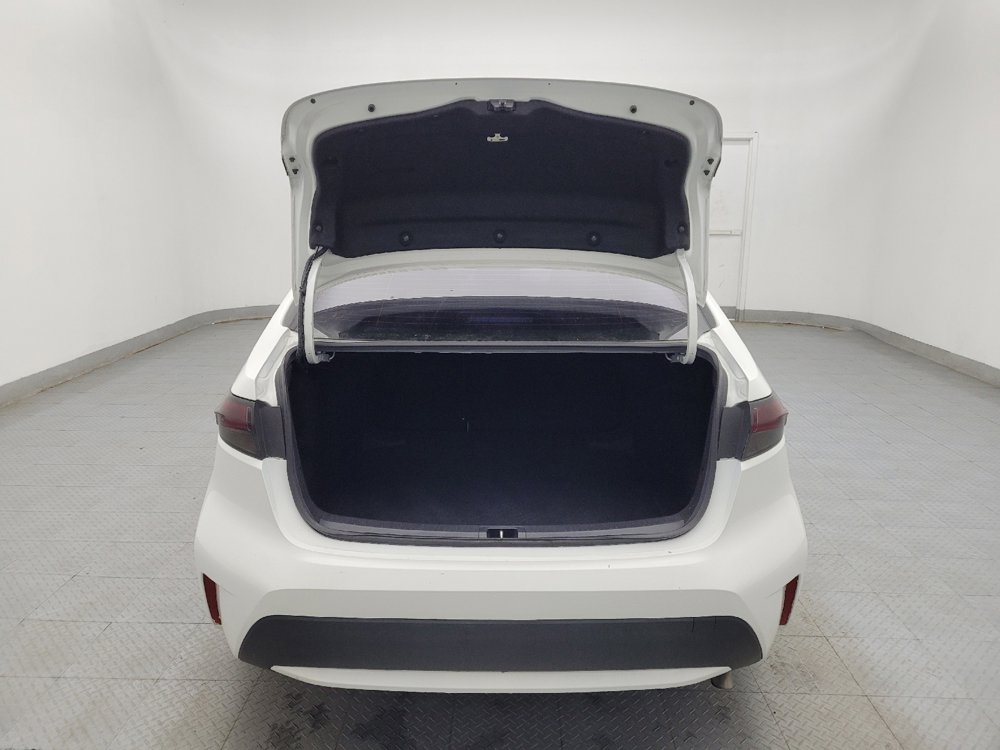 Used 2021 Toyota Corolla LE image 29