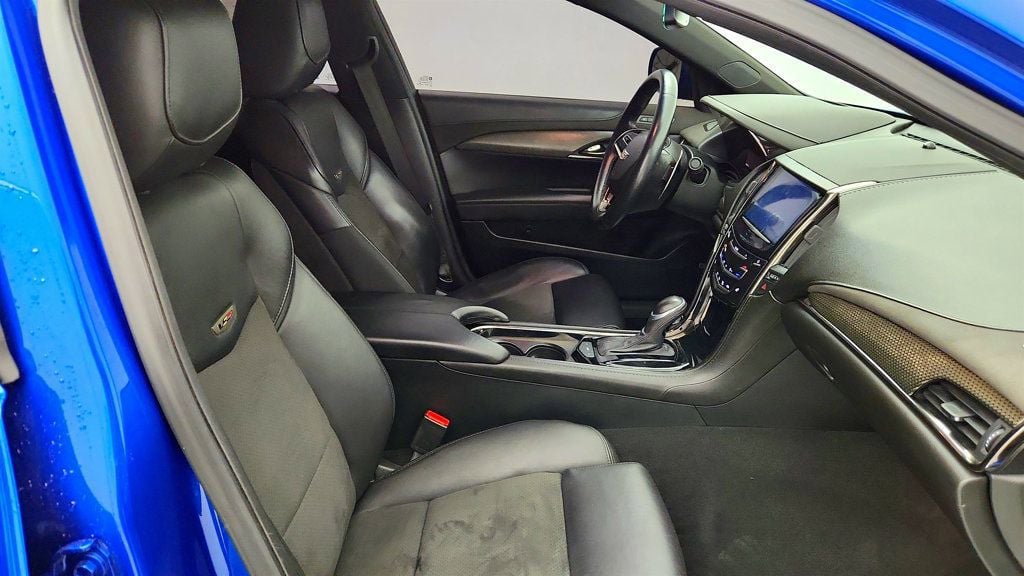 Used 2017 Cadillac ATS V w/ Luxury Package RWD image 24