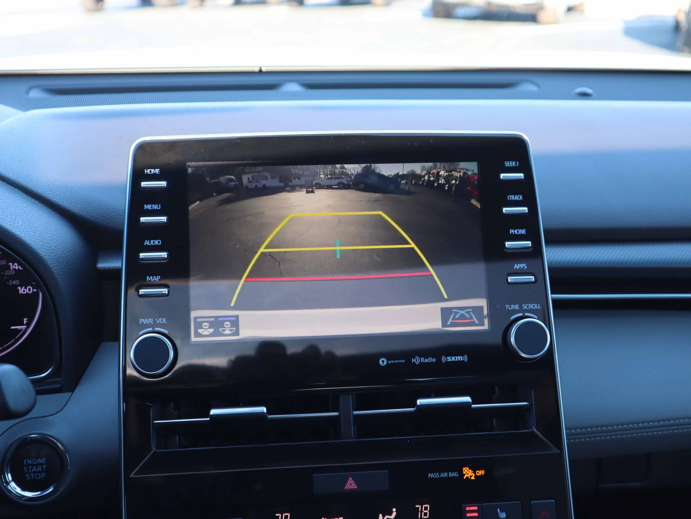 Used 2019 Toyota Avalon XSE image 21