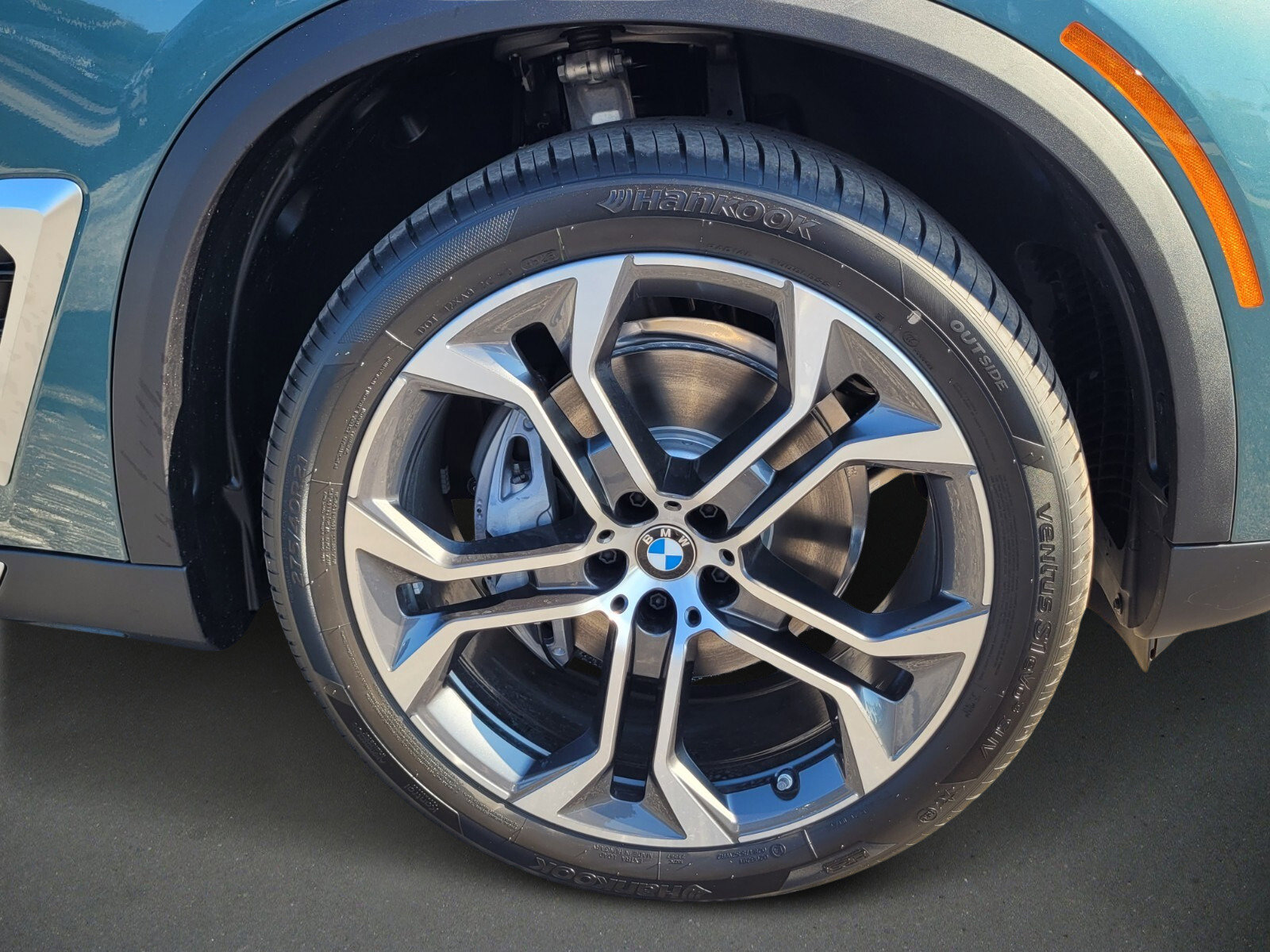 New 2026 BMW X5 sDrive40i image 9