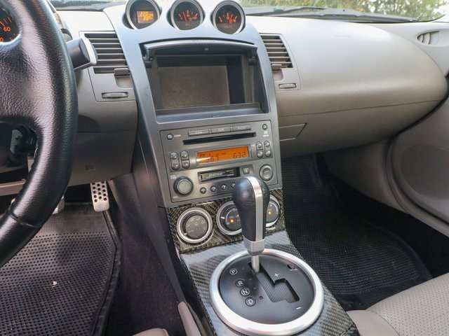Used 2004 Nissan 350Z Touring image 19