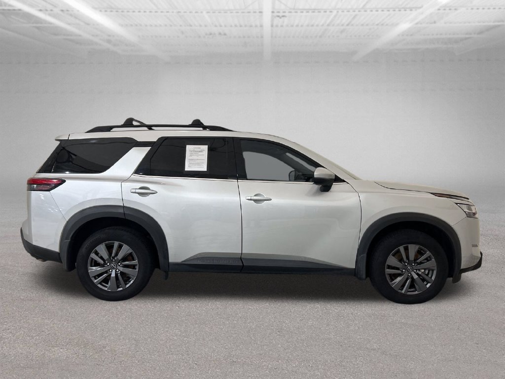 Used 2023 Nissan Pathfinder SV AWD/4WD image 7