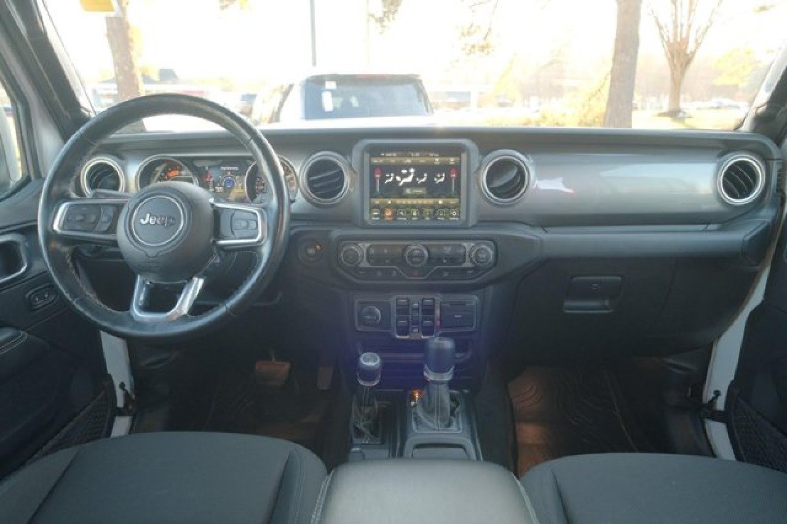 Used 2020 Jeep Wrangler Unlimited Sahara AWD/4WD image 20