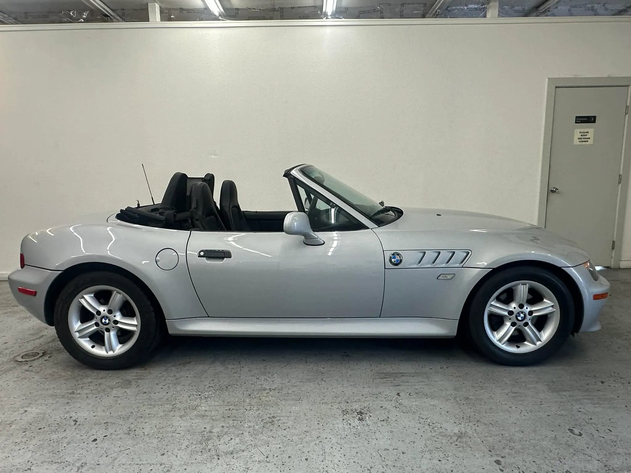 Used 2000 BMW Z3 2.5i image 39
