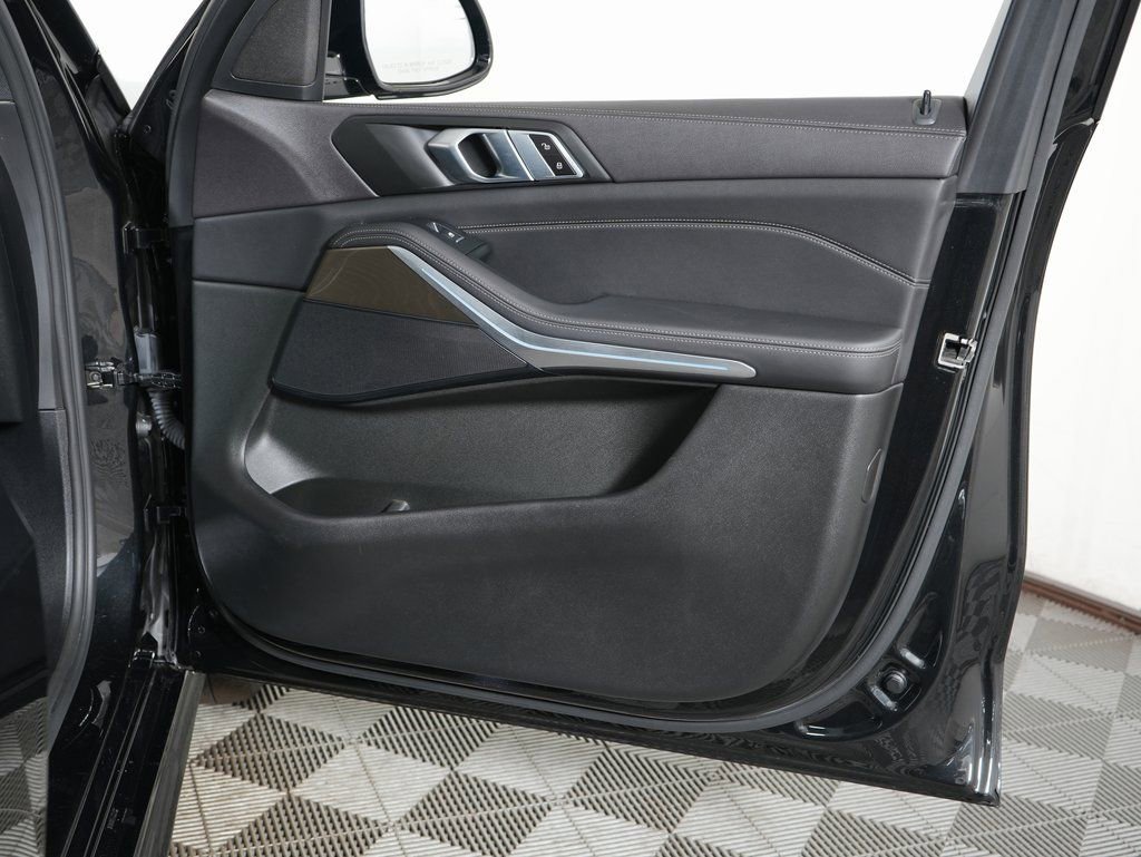 Used 2022 BMW X5 xDrive45e w/ M Sport Package image 35