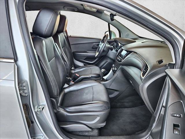 Used 2020 Chevrolet Trax LT w/ LT Convenience Package FWD image 20