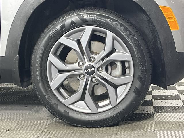 Certified 2024 Kia Seltos LX image 10