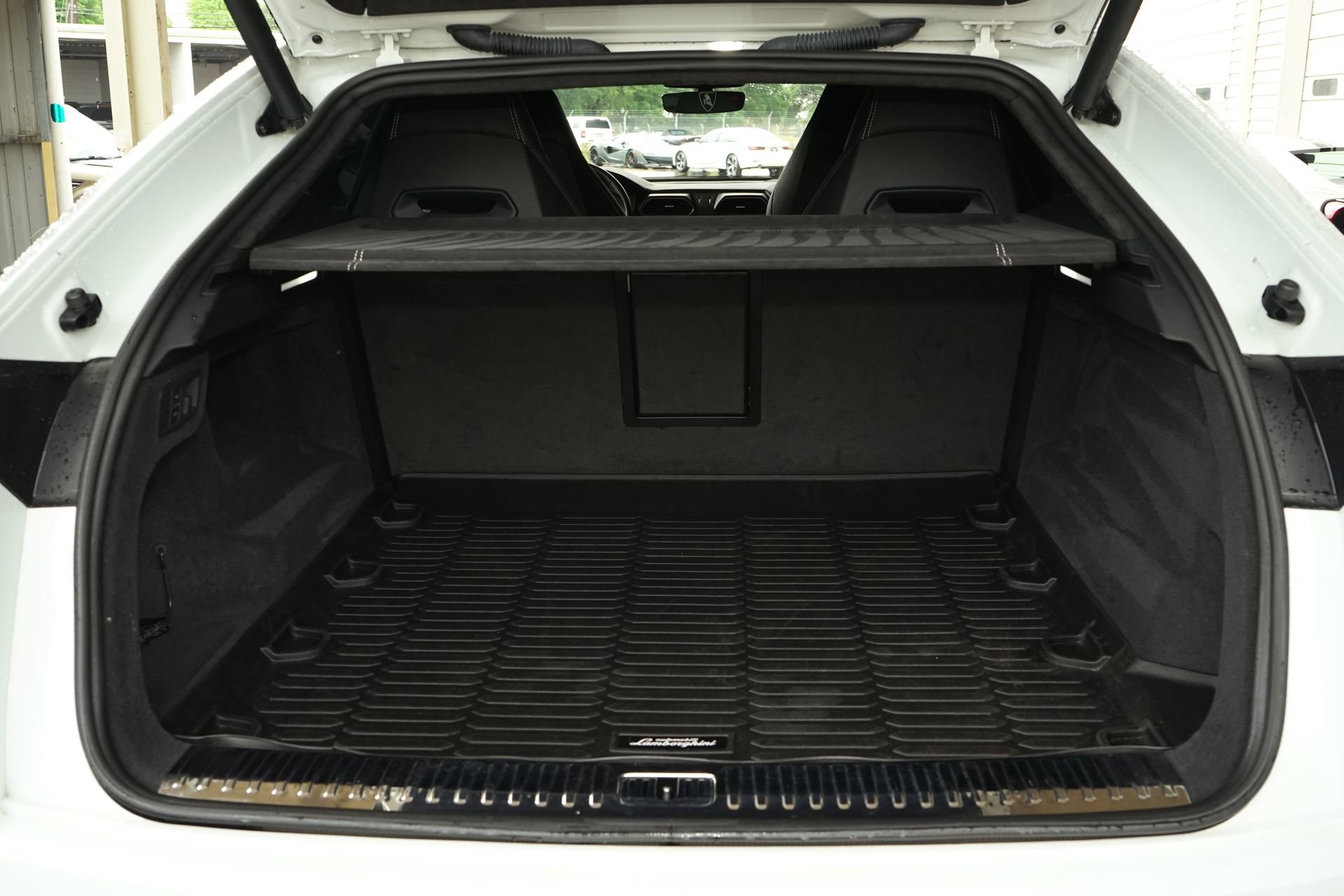 Used 2020 Lamborghini Urus image 37