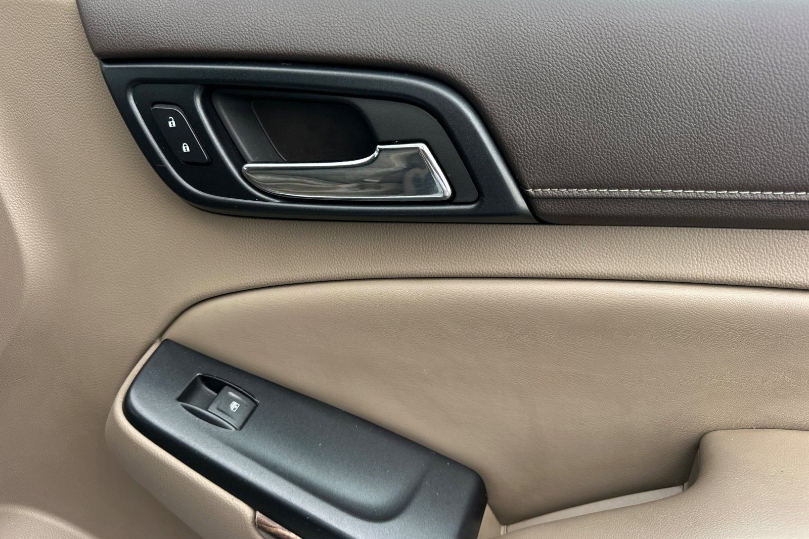 Used 2015 GMC Yukon SLE w/ Convenience Package image 24