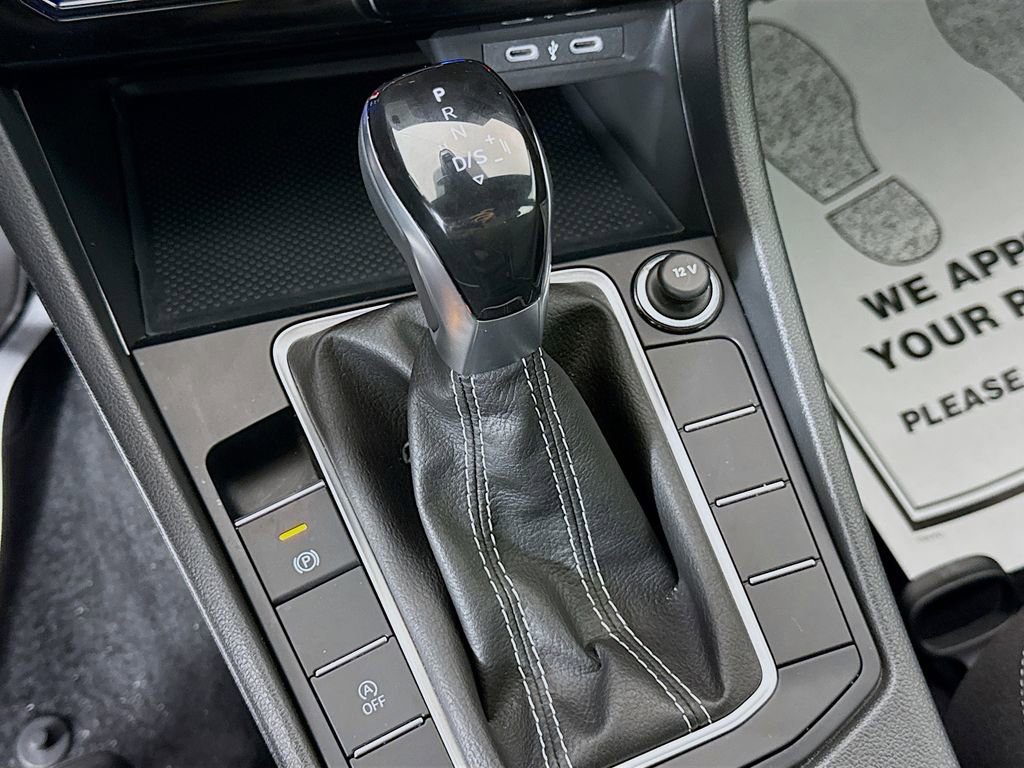 Used 2025 Volkswagen Jetta Sport image 17