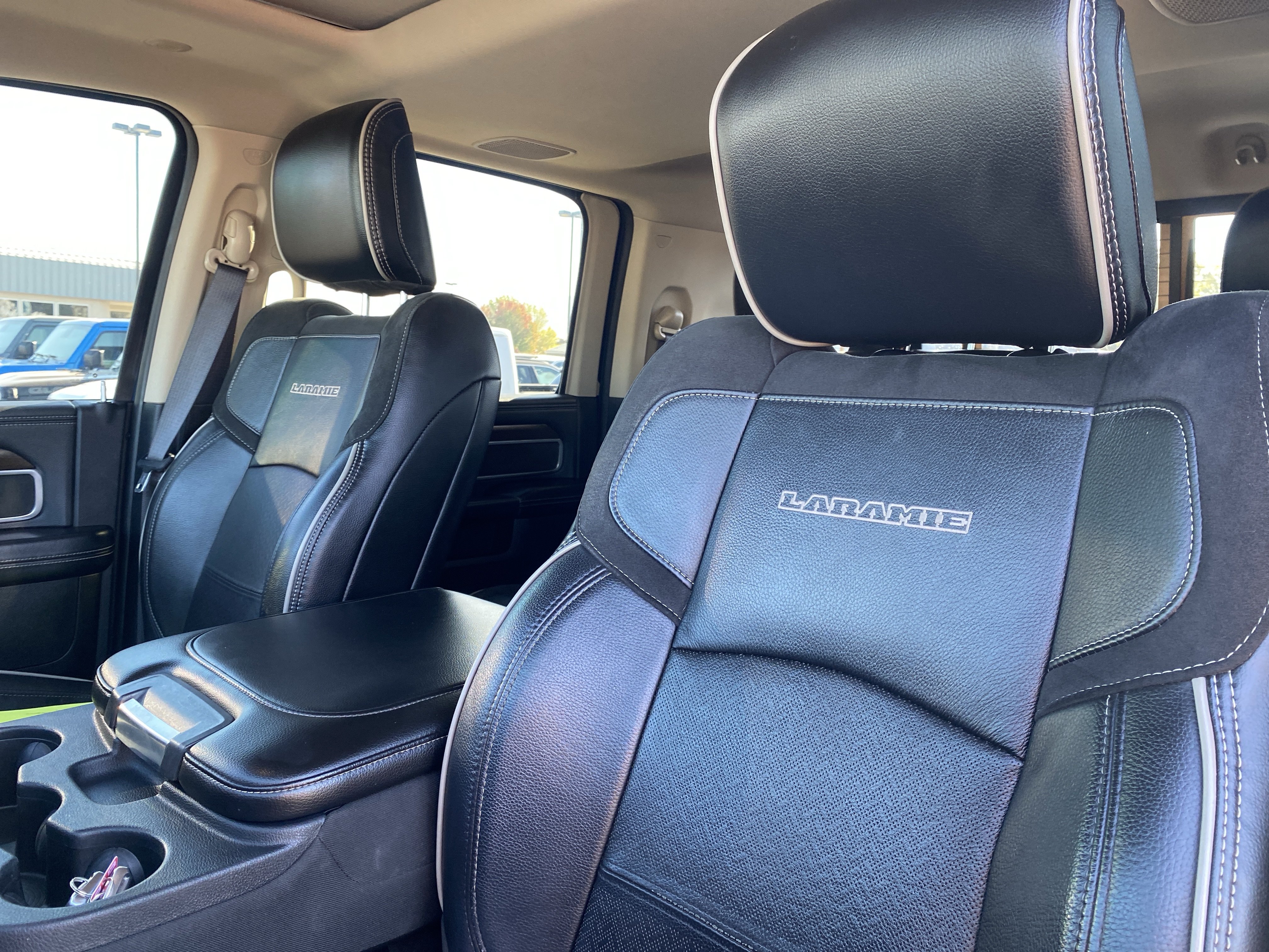 Used 2022 RAM 3500 Laramie AWD/4WD image 13