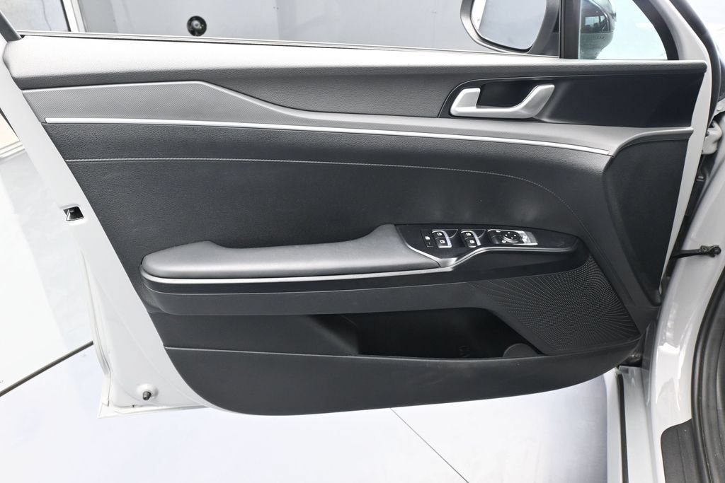 Used 2022 Kia K5 GT-Line FWD image 12