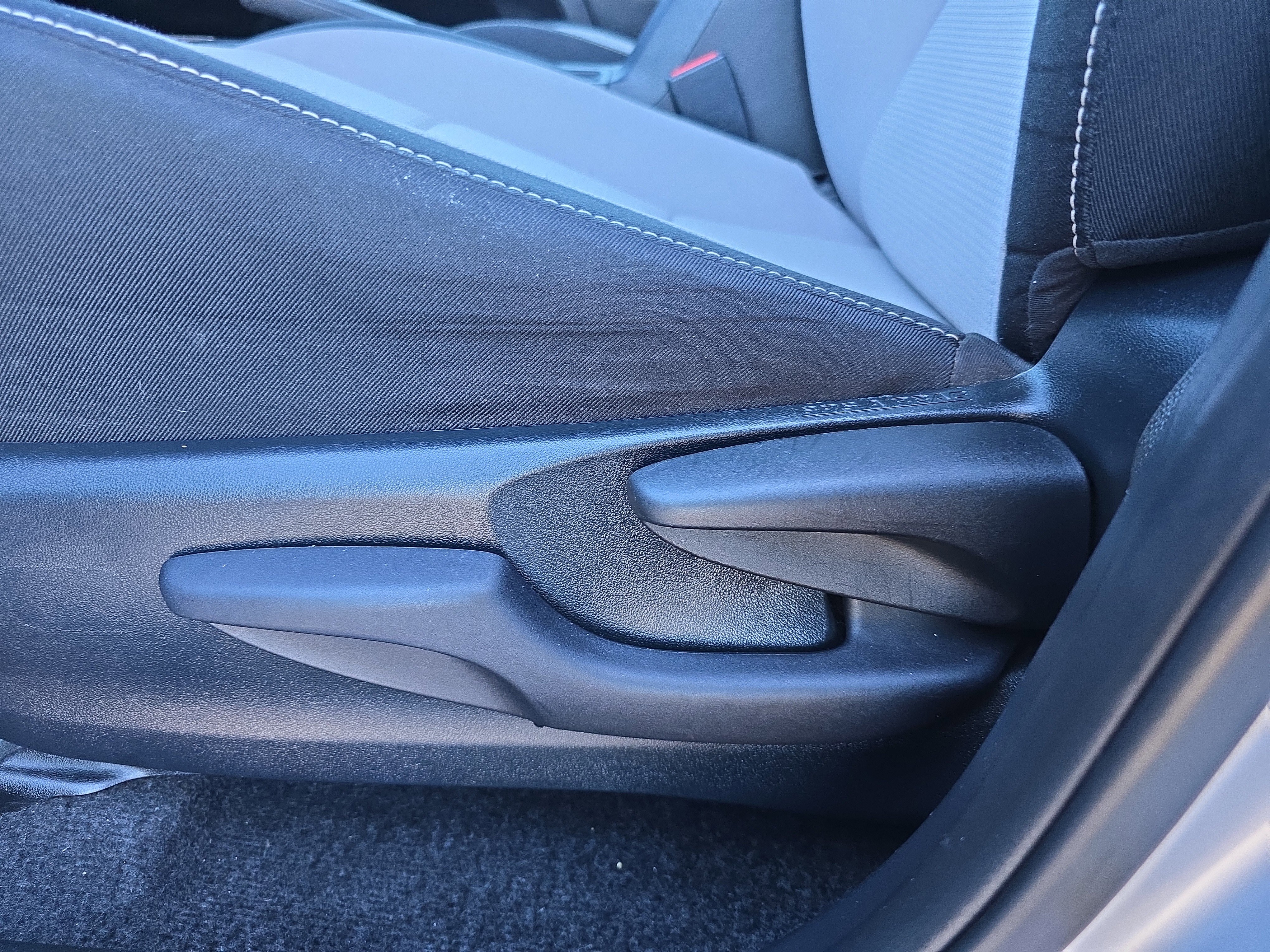 Used 2018 Toyota RAV4 XLE image 14