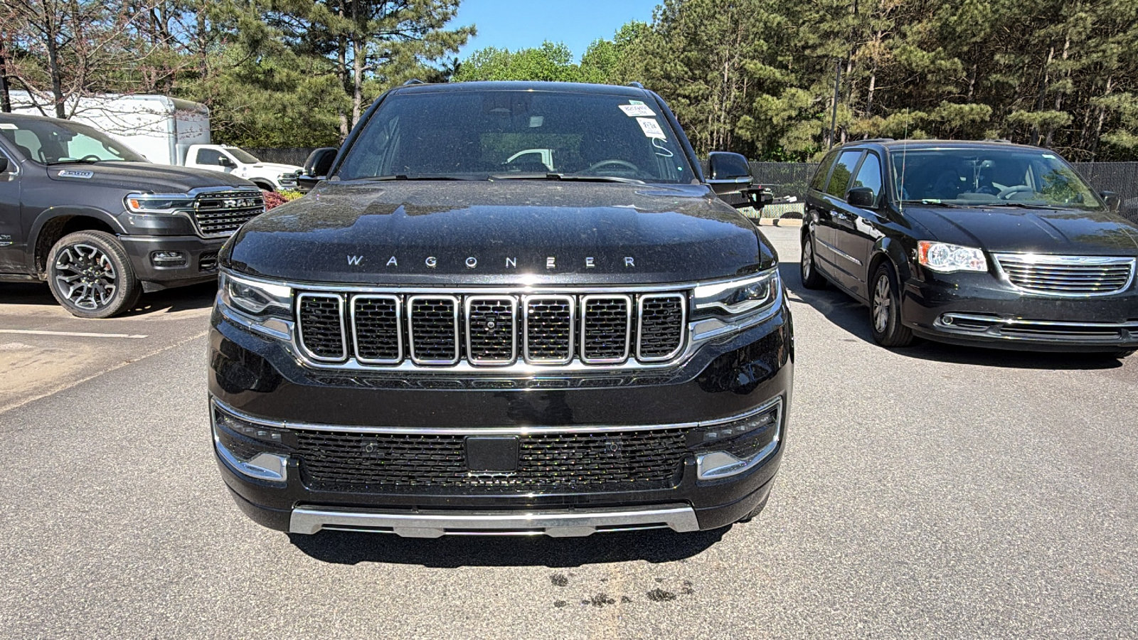 Used 2024 Jeep Wagoneer Series III w/ Premium Group I AWD/4WD image 3