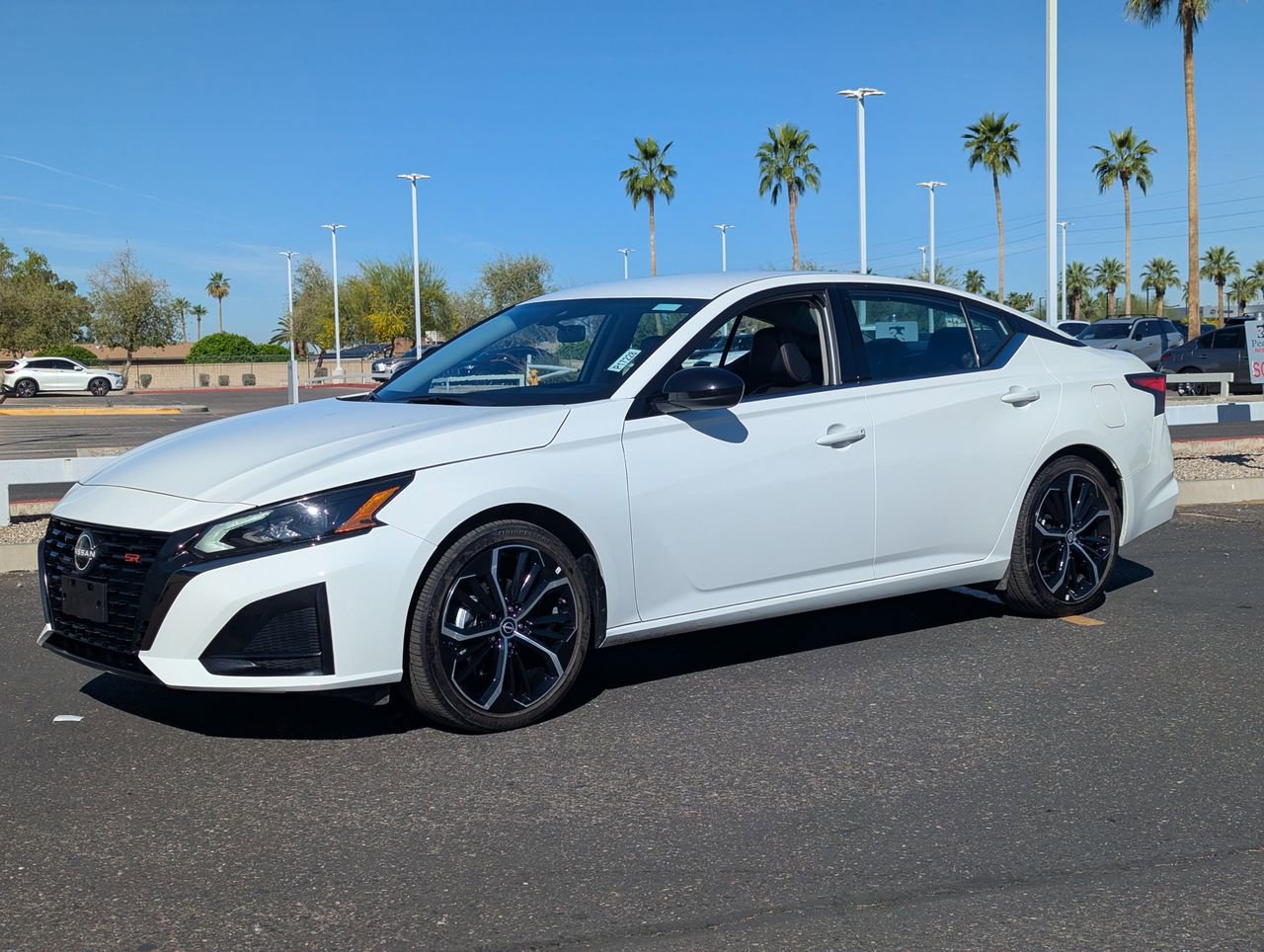 Used 2025 Nissan Altima 2.5 SR image 2