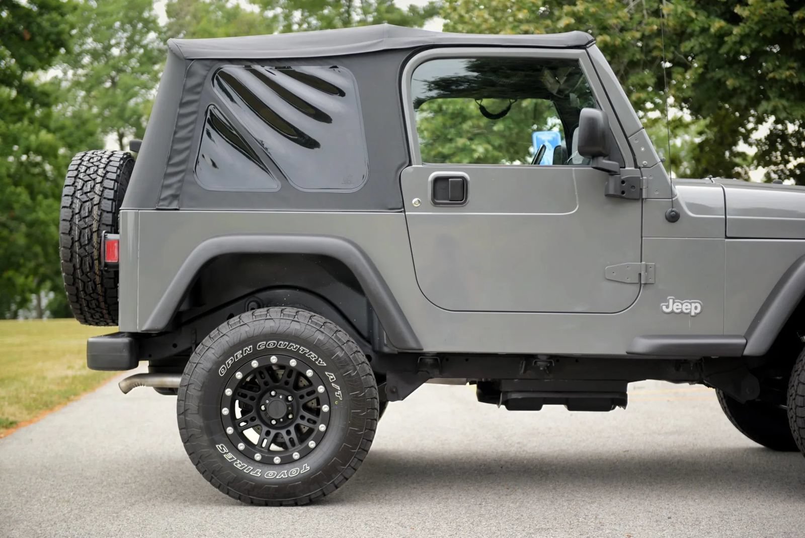 Used 2004 Jeep Wrangler 4WD w/ 30" Tire & Wheel Group image 14