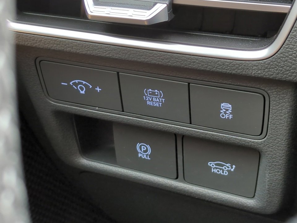 Certified 2025 Hyundai Sonata Limited FWD image 34