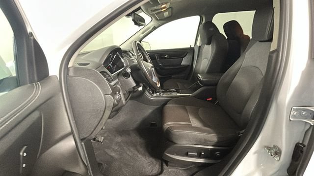 Used 2017 Chevrolet Traverse LT w/ Style and Technology Package AWD/4WD image 11