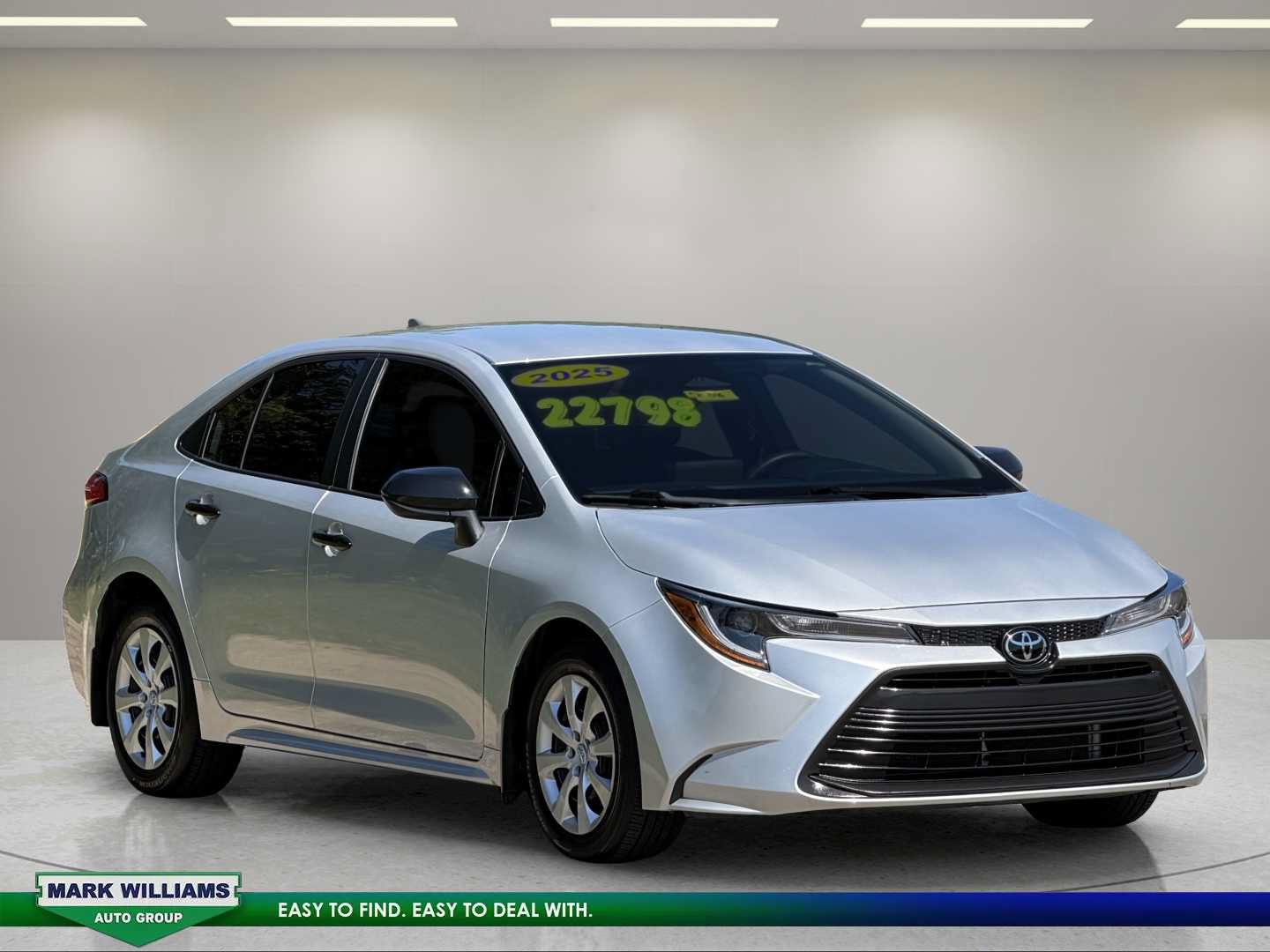 Used 2025 Toyota Corolla LE FWD image 2