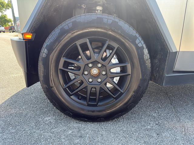 Used 2025 Tesla Cybertruck Cyberbeast AWD/4WD image 9