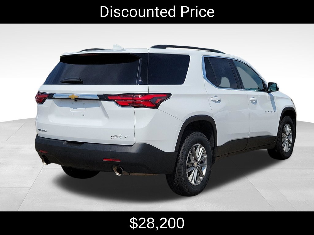 Used 2023 Chevrolet Traverse LT FWD image 3