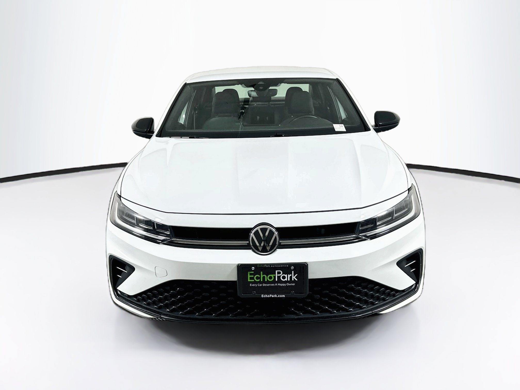 Used 2025 Volkswagen Jetta Sport FWD image 2