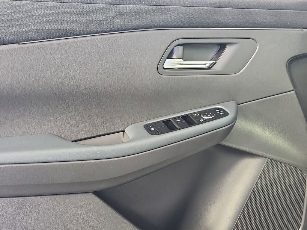 New 2026 Nissan Leaf SV+ w/ Floor Mat Package (SV+) image 8