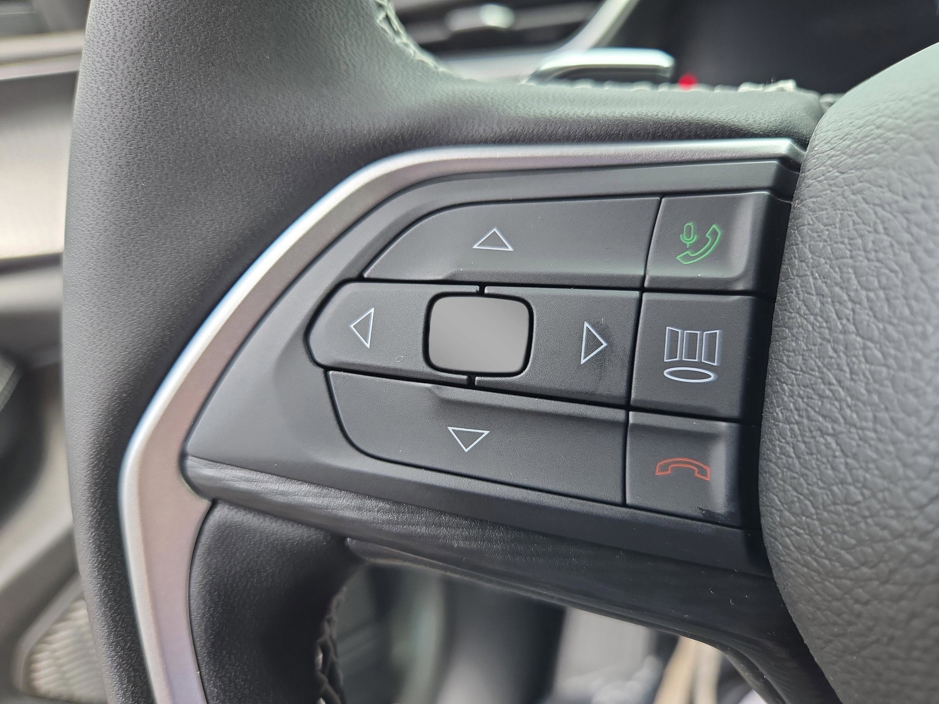 New 2025 Jeep Grand Cherokee L Altitude image 29