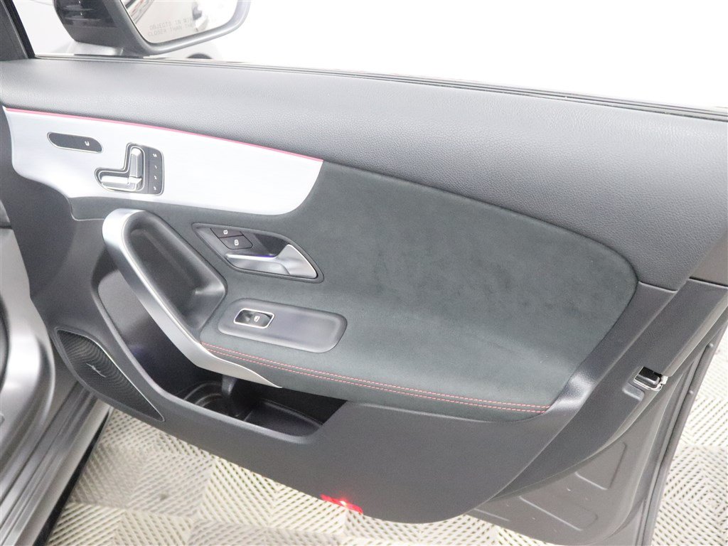 Used 2021 Mercedes-Benz A 35 AMG 4MATIC image 34